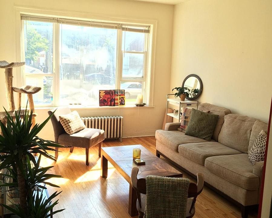 1st image of 1700 N Richmond St #207