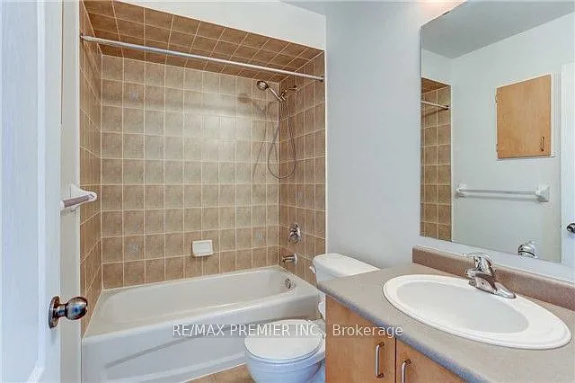 3080 Highbourne Cres — Photo 14