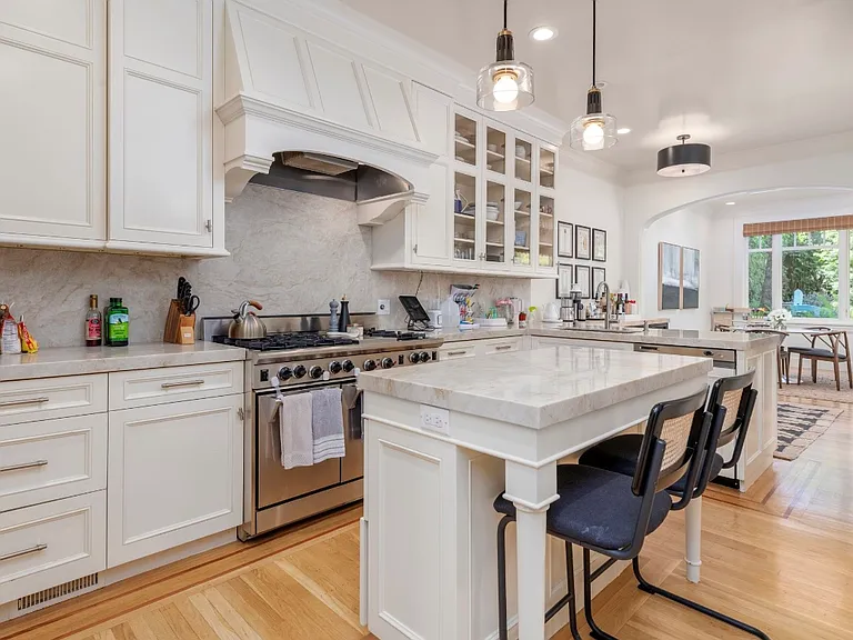 3140 Jackson St — Photo 11