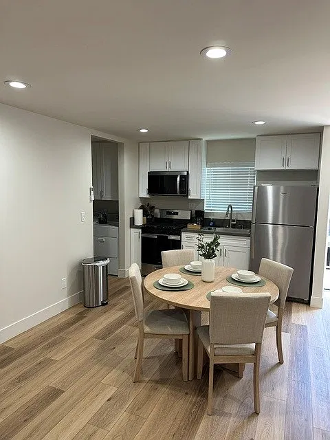 1 bed, 582 sqft, $2,350 — Photo 2