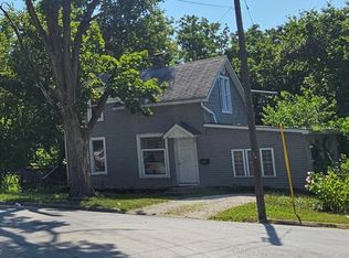 300 S Oak St, Hillsboro, IL 62049