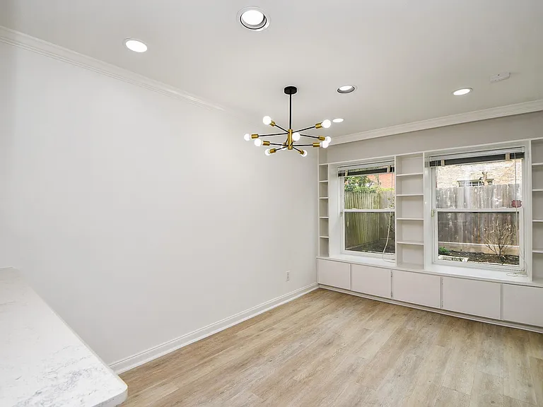 6114 Kirby Dr — Photo 11