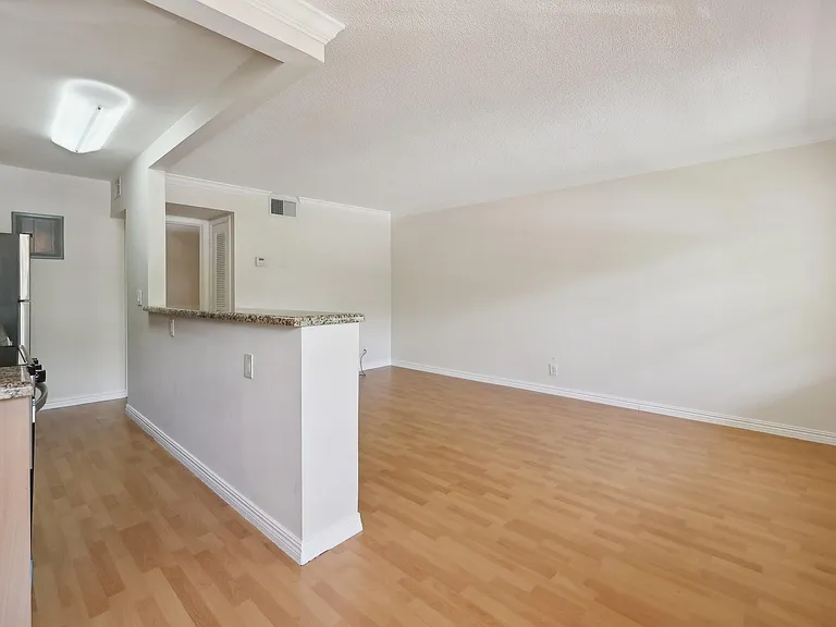 1125 NE 16th Pl #205 — Photo 15