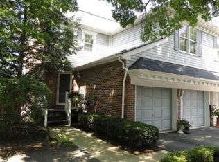 112 Waterside Dr, Mcmurray, PA 15317