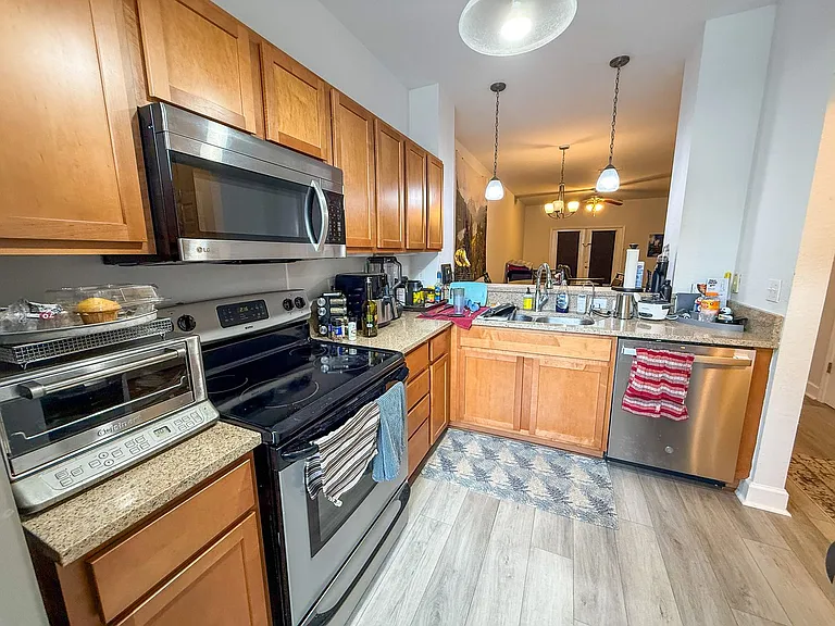 2508 SW 35th Pl #T117 — Photo 1