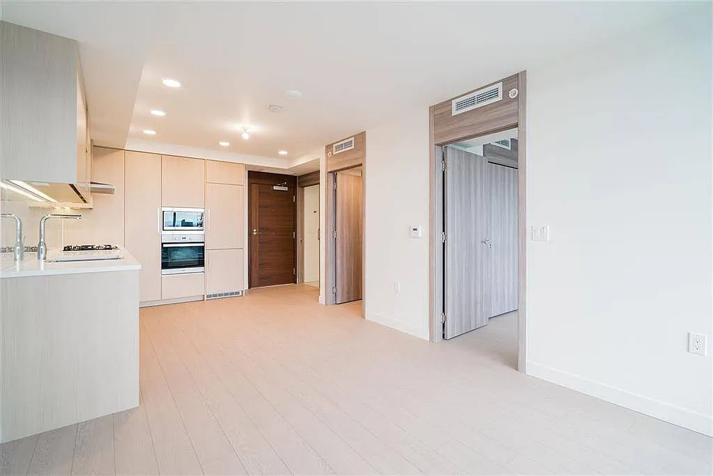 455 SW Marine Dr #1 photo 1