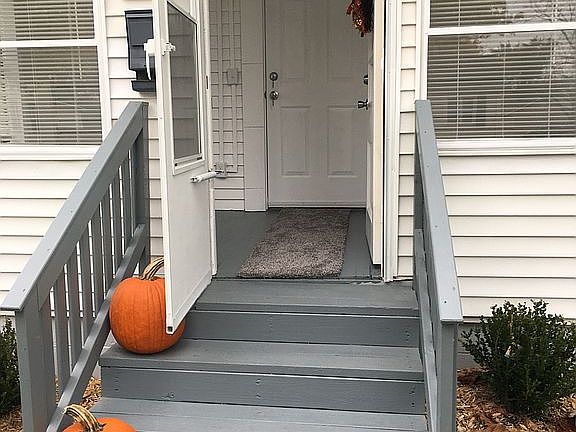 New front steps/Door