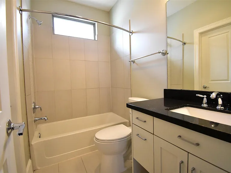 1538 W 23rd St #C — Photo 30