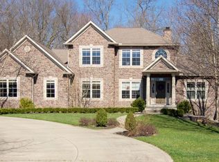 1270 Woodsview Dr, Akron, OH 44313