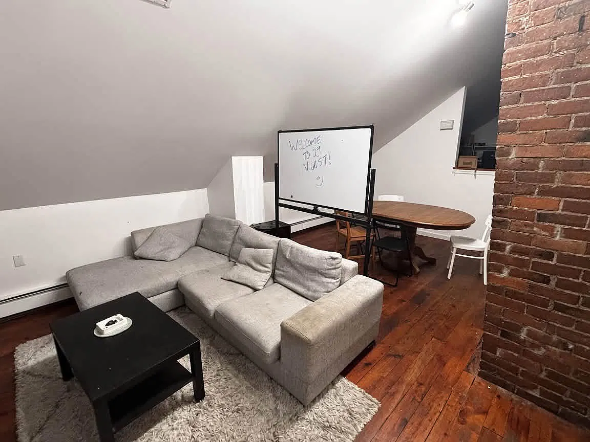2 bed, $880 — Photo 2