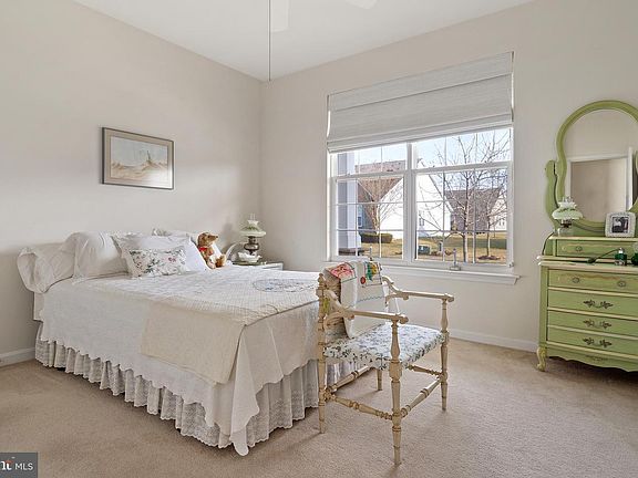3rd image of 17211 Shiraz Ln