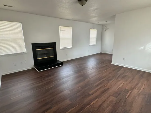 8013 Gera Emma Dr, Charlotte, NC 28215