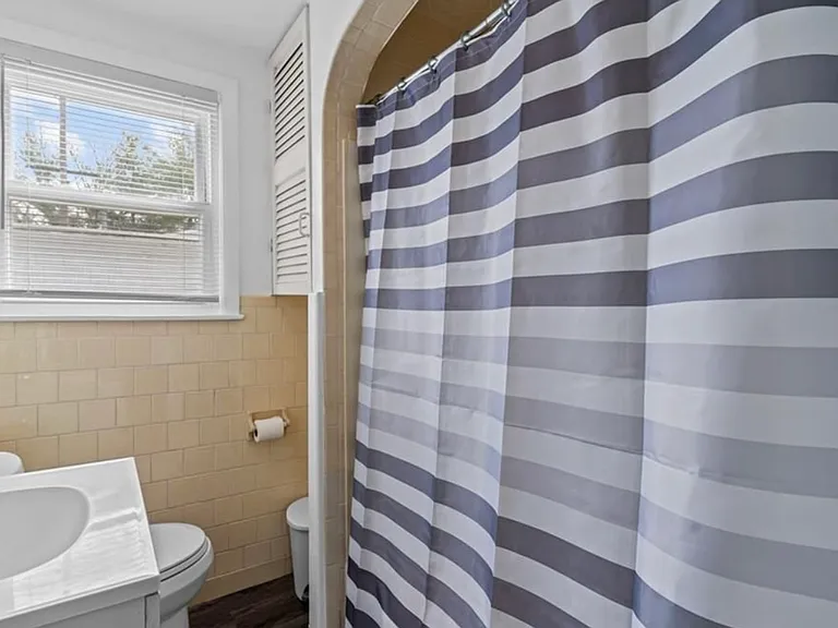446 Coe St #1 — Photo 9