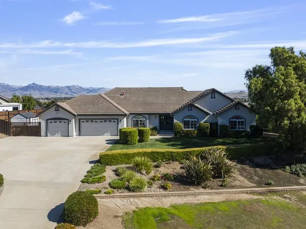 1431 Union Hts, Hollister, CA 95023