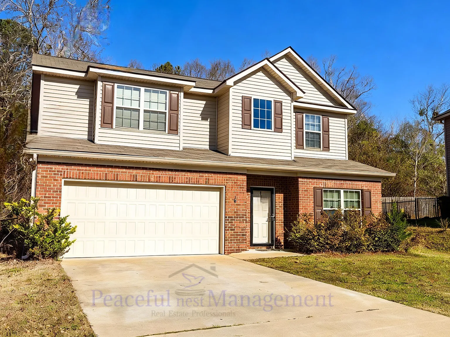4 bed, 2.5 bath, 2400 sqft, $2,400 — Photo 1