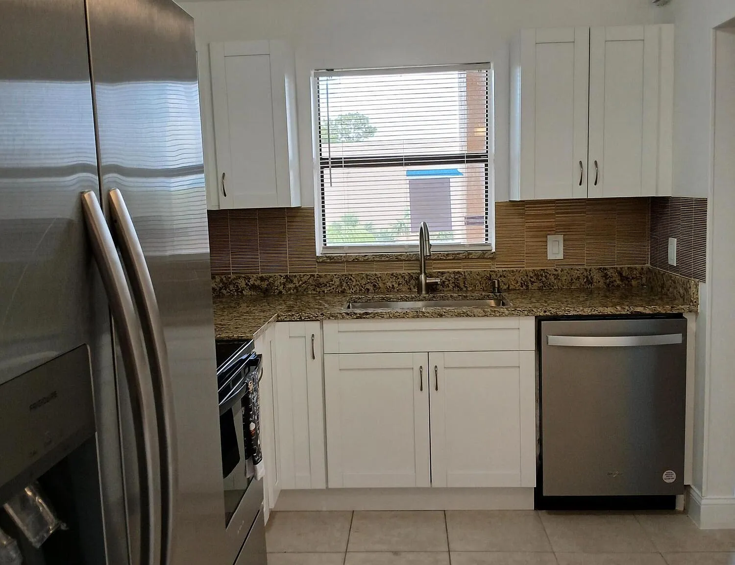 1 bed, 1.5 bath, 1000 sqft, $1,440 — Photo 2