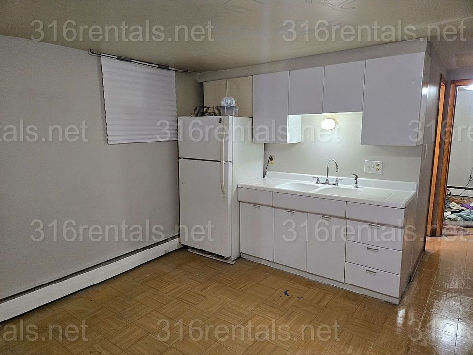 1st image of 125 W 2nd St #1