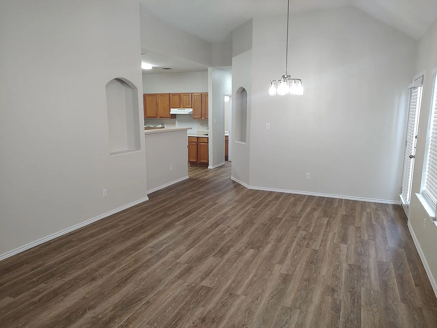 Cute duplex in HOA managed subdivision in Round Rock, close to Dell & 130. — Photo 4