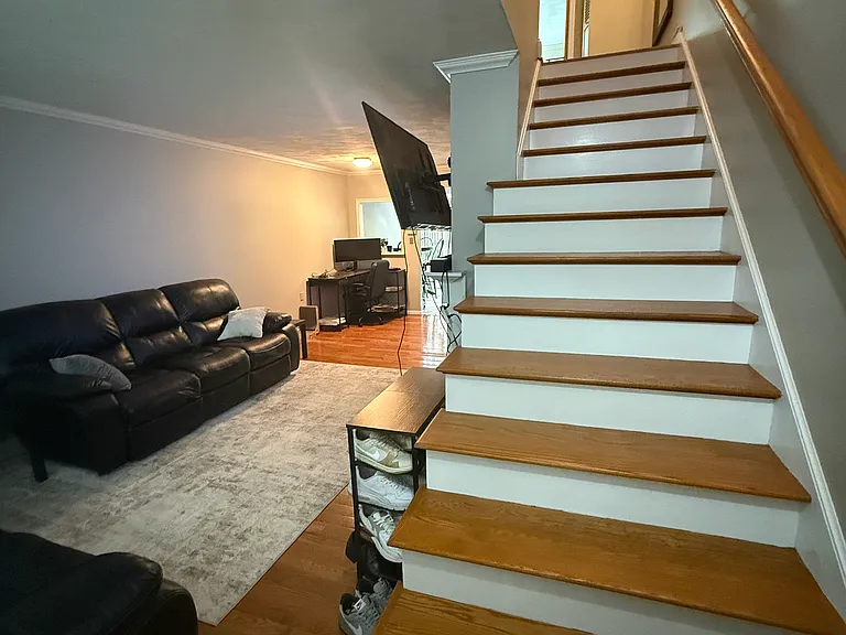 271 Farrwood Dr — Photo 2