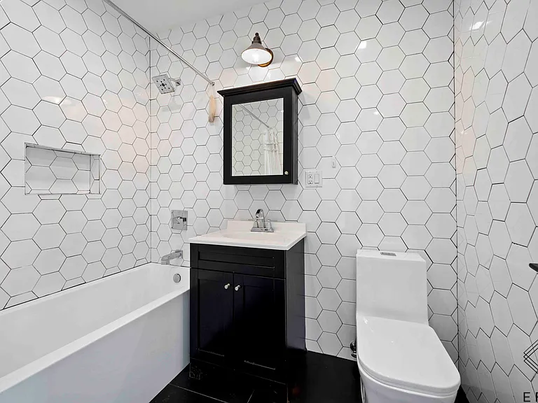 1096 Broadway #5L — Photo 16