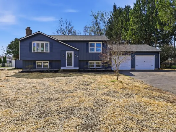 74 White Fox Rd, Feeding Hills, MA 01030