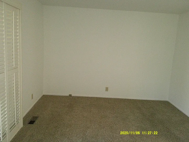 390 S Almond St — Photo 36