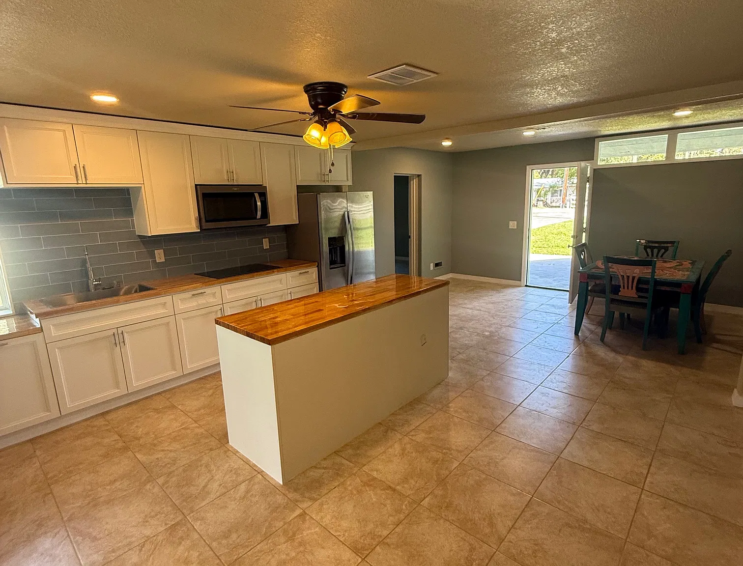1 bed, 936 sqft, $1,800 — Photo 4
