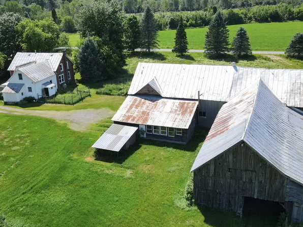 604-606 Lamberton Rd, Mooers Forks, NY 12959