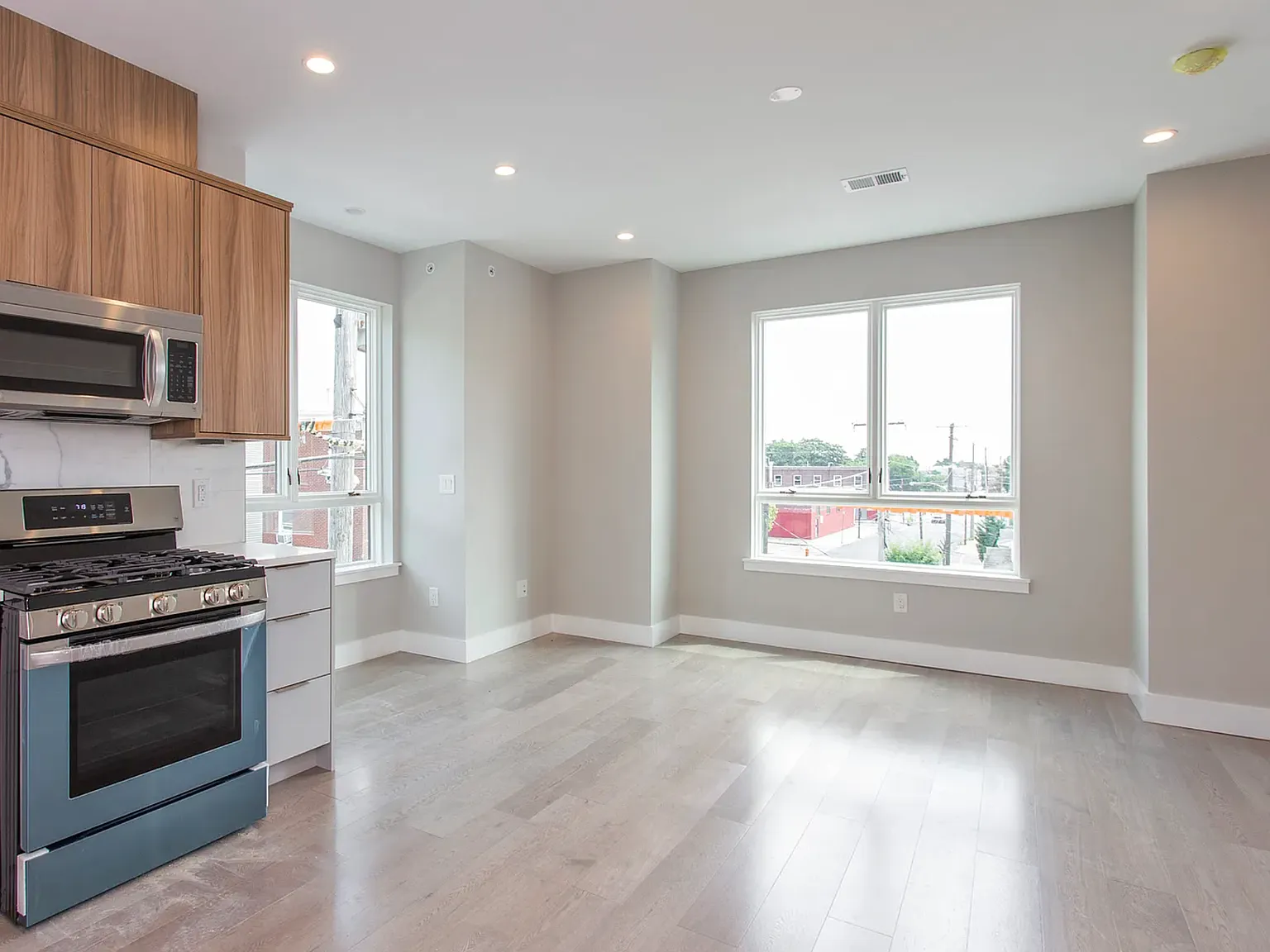 2 bed, $1,400 — Photo 4
