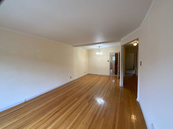 3rd image of 4009-4011 Lincoln Way