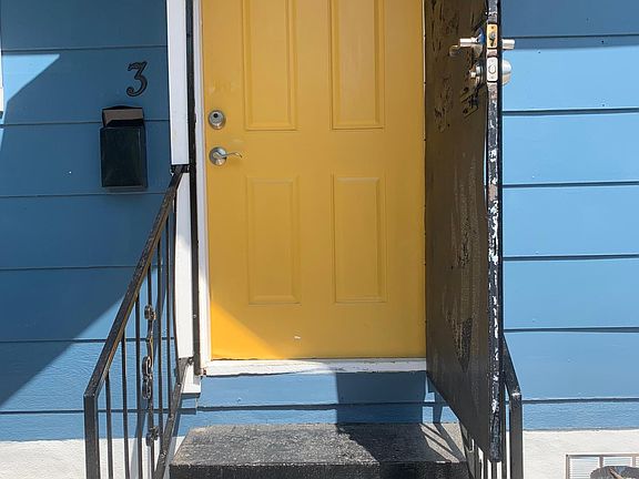 3rd image of 615 Dakota St APT 2