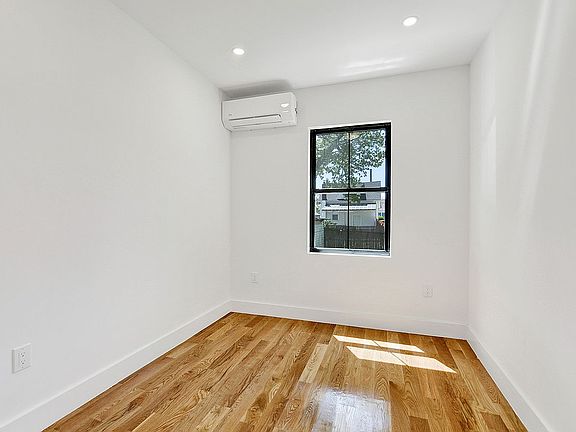 4th image of 111-38 168th St #2