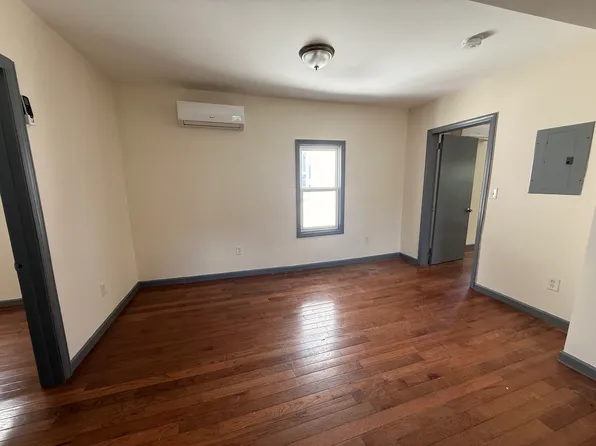 99 Alexander St #1, Newark, NJ 07106