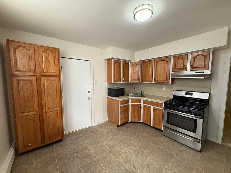 129 W 20th St #3 — Photo 39