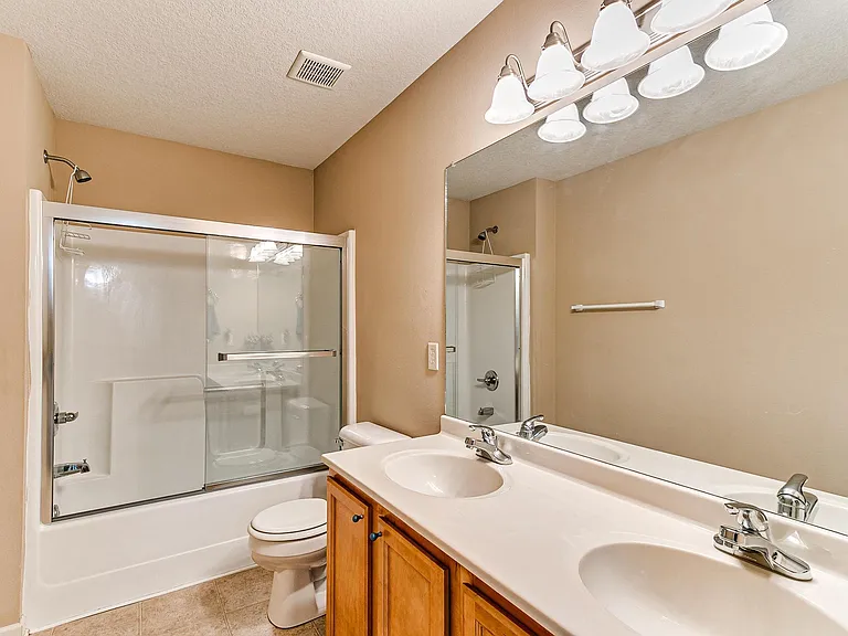 15222 Aurora Cir — Photo 10