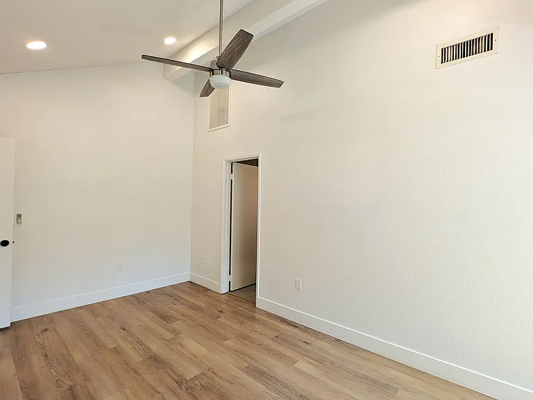 602 N May St #67 — Photo 26