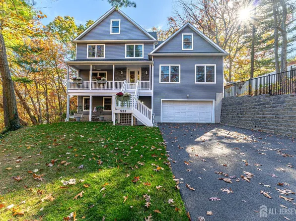 522 S Riverside Dr, Neptune, NJ 07753