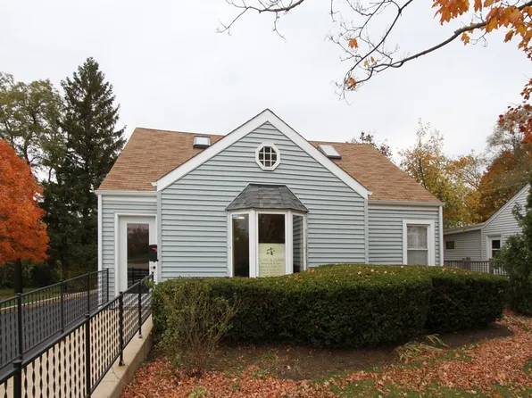 156 E Main St, Lake Zurich, IL 60047