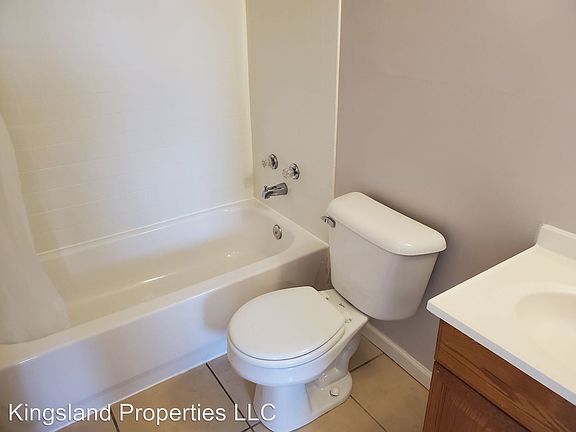 5th image of 3320 Greenwood Blvd APT 12