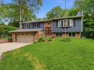 3001 2nd St, Moline, IL 61265