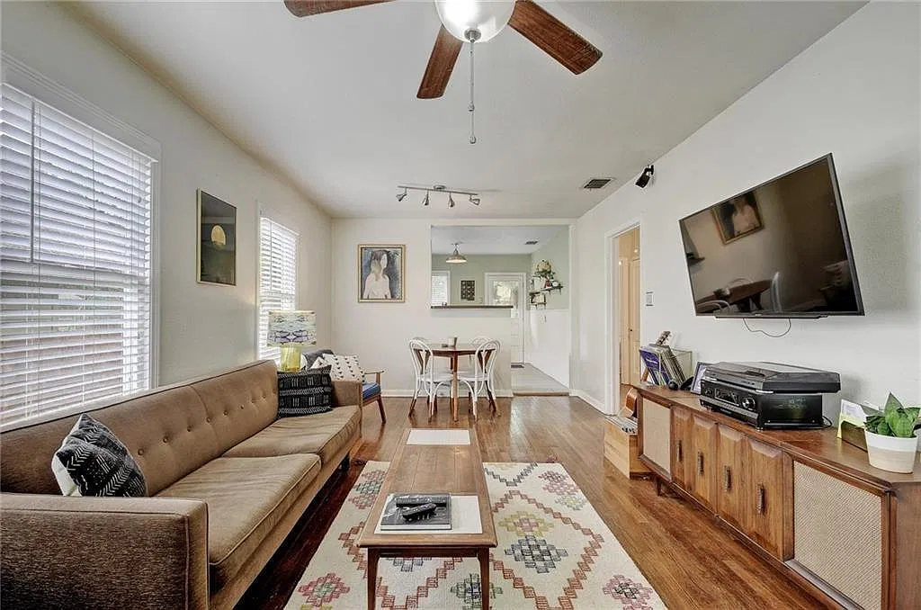2 bed, 1.0 bath, 800 sqft, $2,450 — Photo 4
