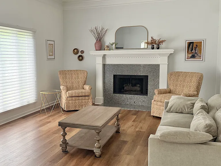 24299 Lynwood Dr — Photo 5