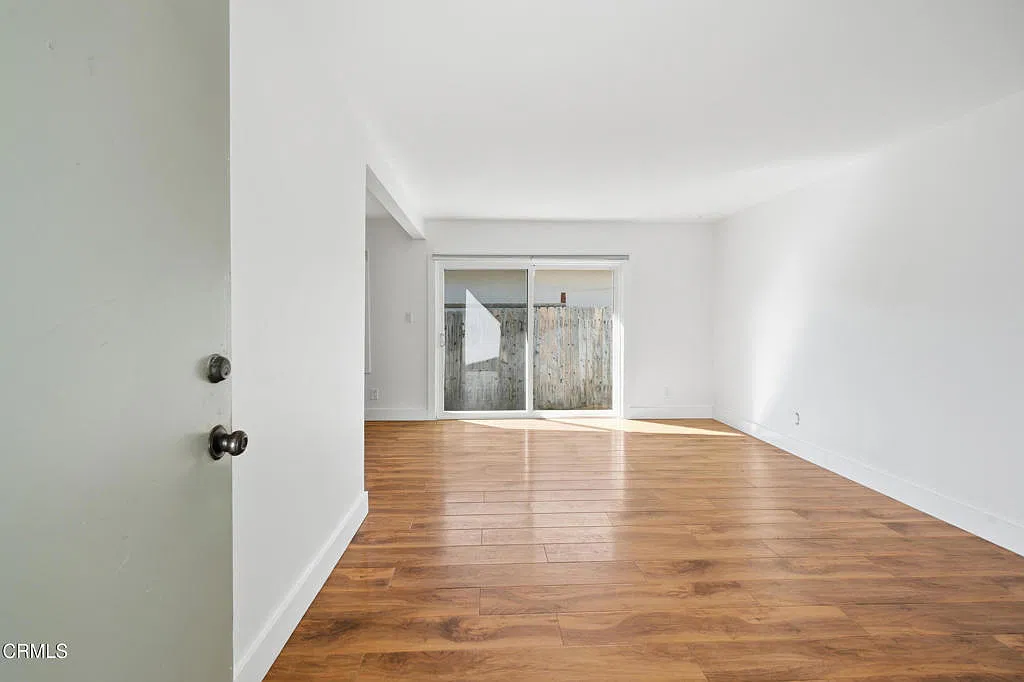 2 bed, 2.0 bath, 1000 sqft, $2,900 — Photo 1
