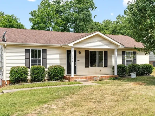 1239 Kendall Dr, Clarksville, TN 37042