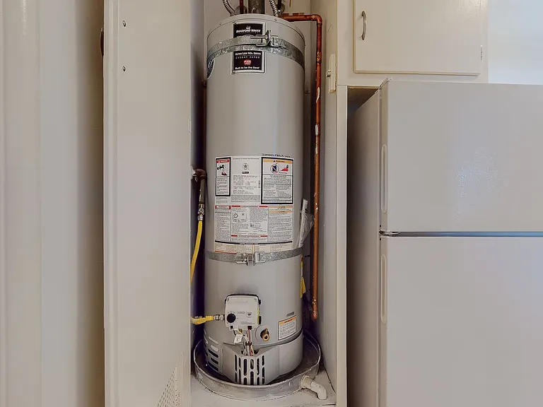 Westwood Hills Apartment — Photo 15