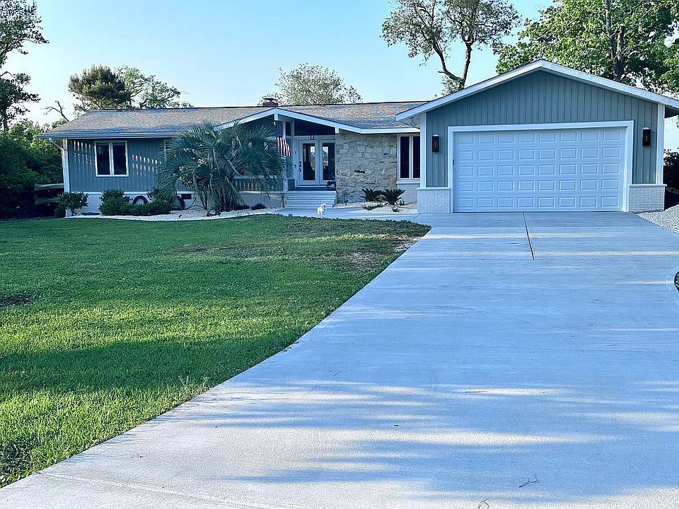 1st image of 7 Pebble Beach Dr