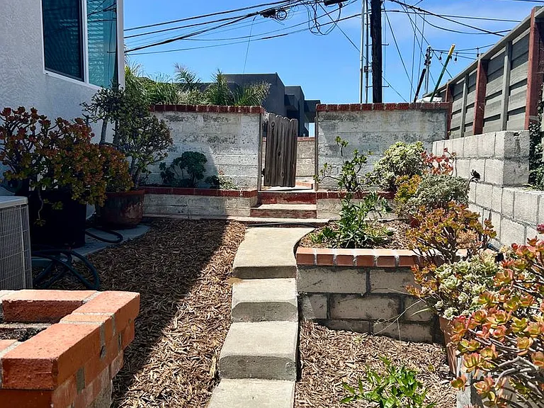 5051 Del Monte Ave — Photo 10