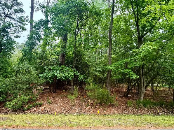 713 Ship Point Rd, Yorktown, VA 23692