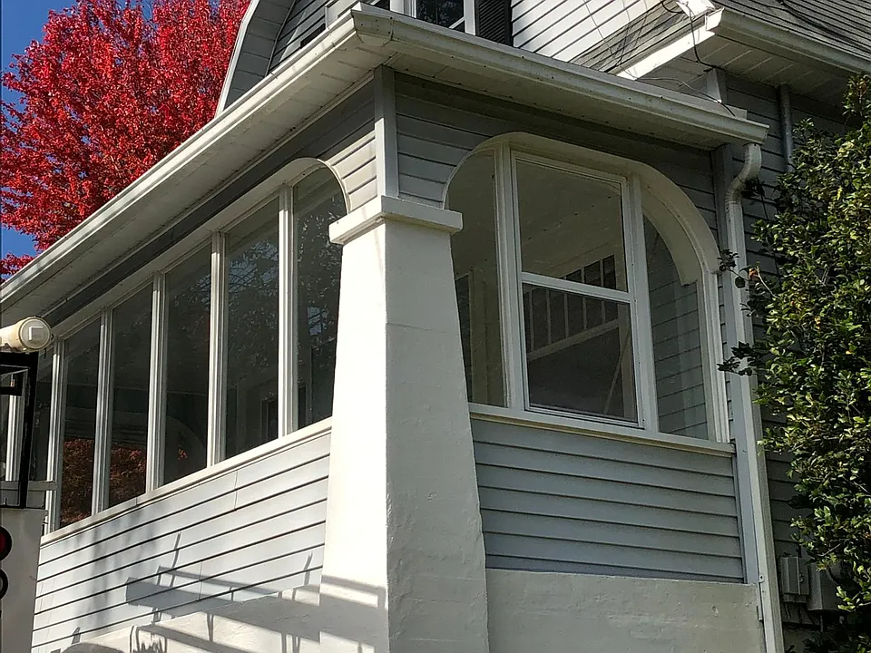 126 N Dodge St