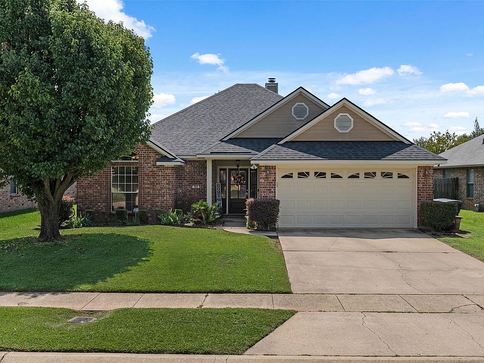 1st image of 405 Heritage Dr